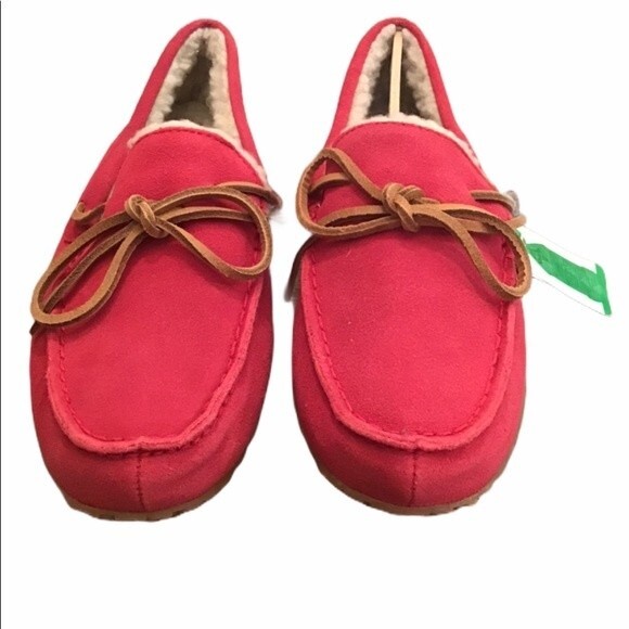 Lands’ End Red Suede Moccasin Slippers Size 5 - Picture 1 of 6